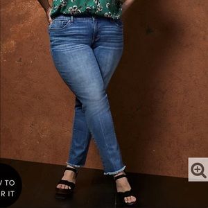 Torrid  Boyfriend Jeans Women's Size 22 Stretch Raw Hem Frayed High Rise